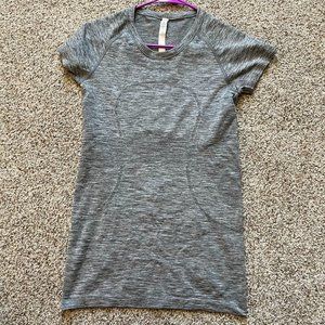 Lululemon 6 Gray Swiftly Tech Short Sleeve Top
